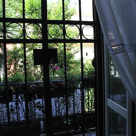 Oda ve Kahvaltı Trastevere Nievo