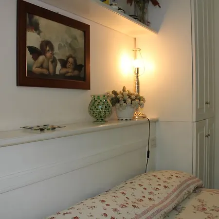 Trastevere Nievo Oda ve Kahvaltı